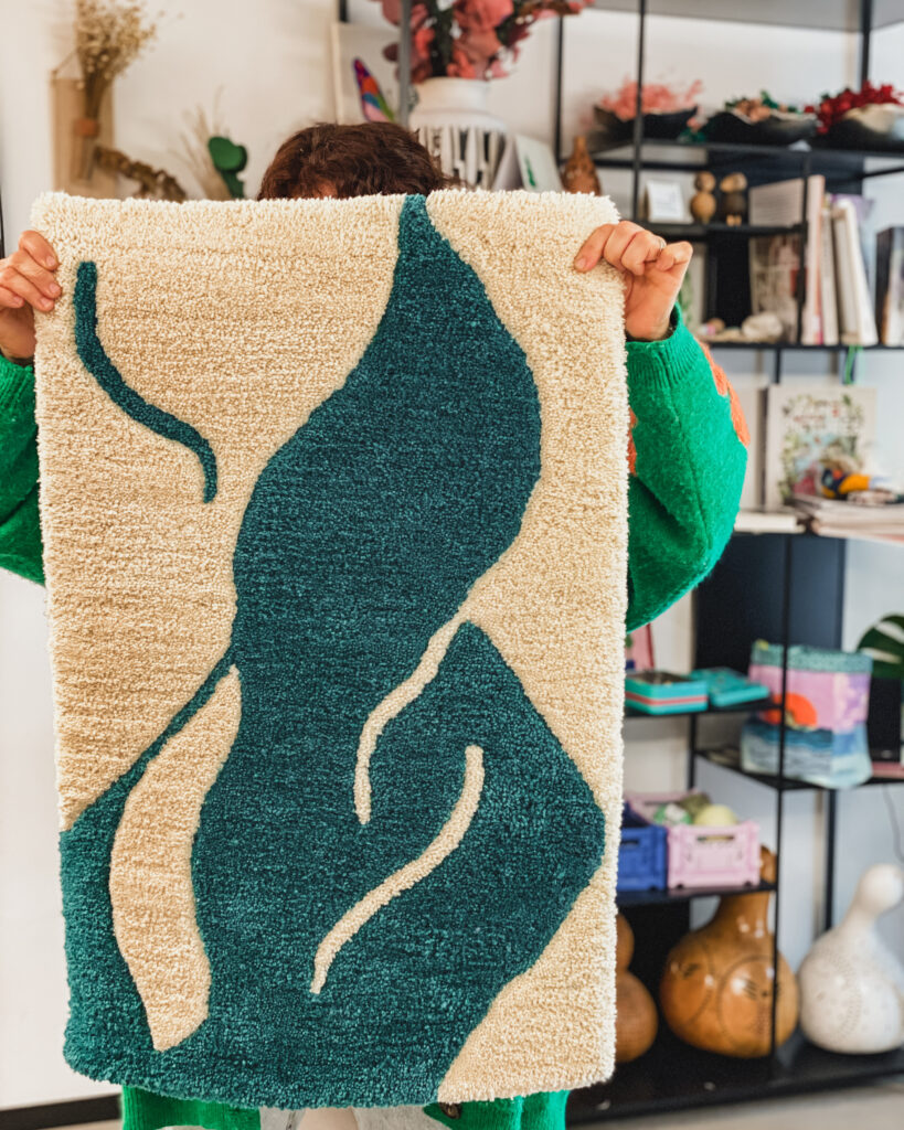 StraightCurls-kreative-Tufting-Workshops-organische-Form-Badteppich