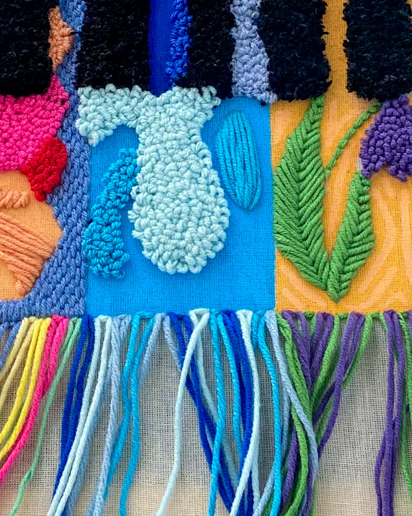 StraightCurs-Punch-Needle-Acrylmalerei-Details-TIM-Augsburg-(c)Huelya-Pfisterer StraightCurls Punch Needle Acrylmalerei Detailaufnahme in bunten Farben